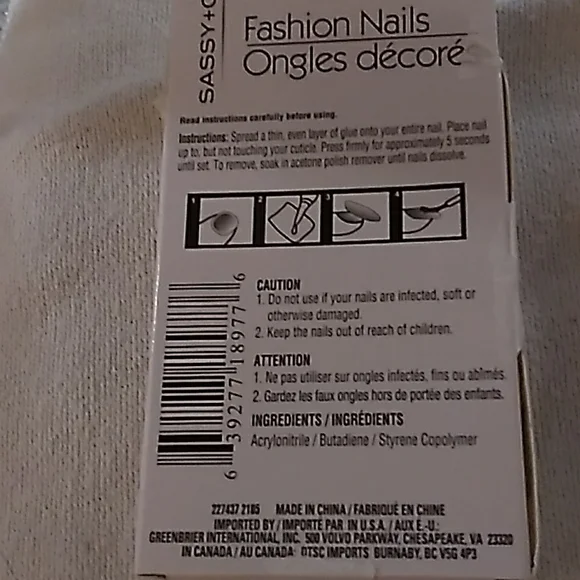 Glue on Fashion Nails - Picture 3 of 4